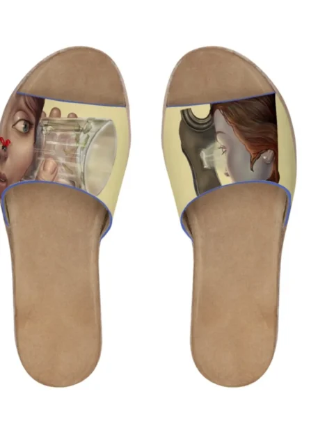 Tongs « El Confidente » : gardien des secrets.